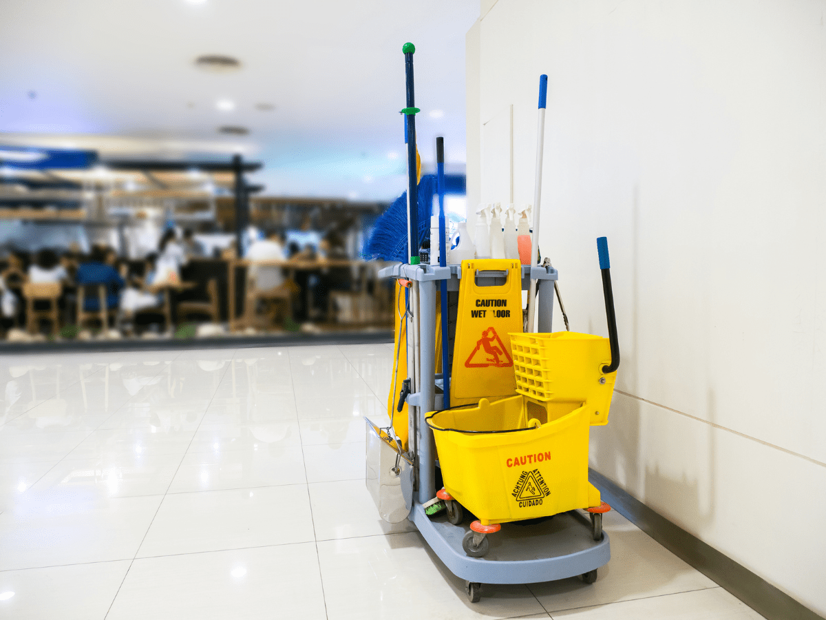 commercial bathroom cleaning services